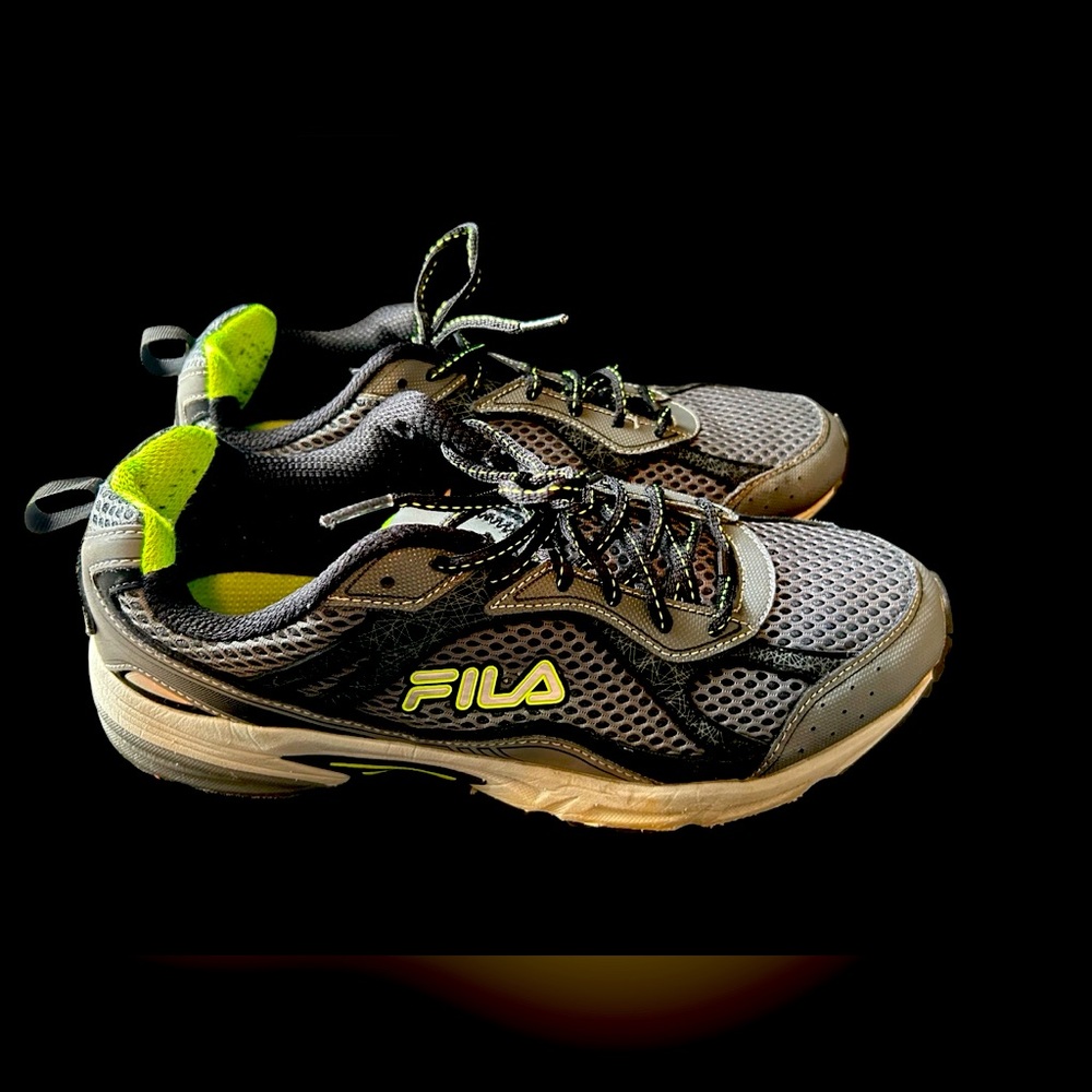 Fila Men's Windshift 15 Gray Green
Running Shoes size 11 1/2